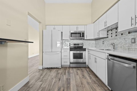 Touwnhouse à louer à Coral Springs, Floride: 4 chambres, 131.18 m2 № 2439218 - photo 2