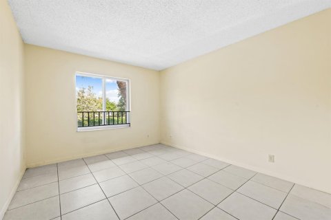 Touwnhouse à louer à Coral Springs, Floride: 4 chambres, 131.18 m2 № 2439218 - photo 13