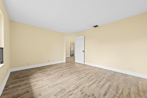 Touwnhouse à louer à Coral Springs, Floride: 4 chambres, 131.18 m2 № 2439218 - photo 10