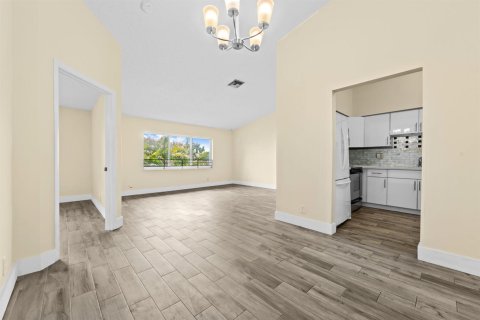 Touwnhouse à louer à Coral Springs, Floride: 4 chambres, 131.18 m2 № 2439218 - photo 4