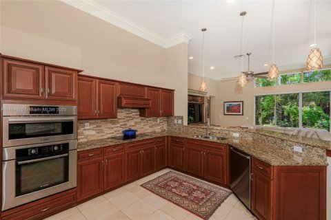 Villa ou maison à vendre à Pembroke Pines, Floride: 5 chambres, 258.27 m2 № 1931632 - photo 29