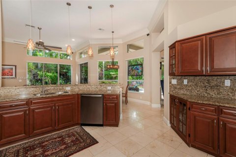 Villa ou maison à vendre à Pembroke Pines, Floride: 5 chambres, 258.27 m2 № 1931632 - photo 28
