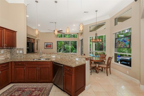 Villa ou maison à vendre à Pembroke Pines, Floride: 5 chambres, 258.27 m2 № 1931632 - photo 30