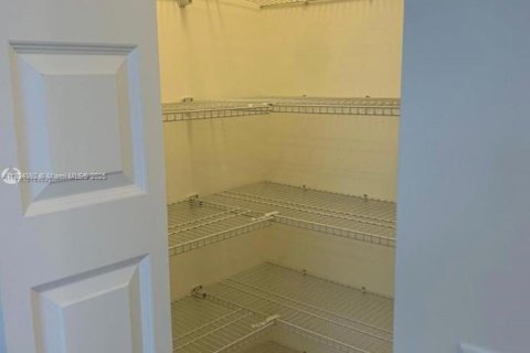 Adosado en venta en Miami Lakes, Florida, 3 dormitorios, 157.19 m2 № 1813931 - foto 11