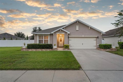 Villa ou maison à vendre à Spring Hill, Floride: 3 chambres, 157 m2 № 1917637 - photo 2