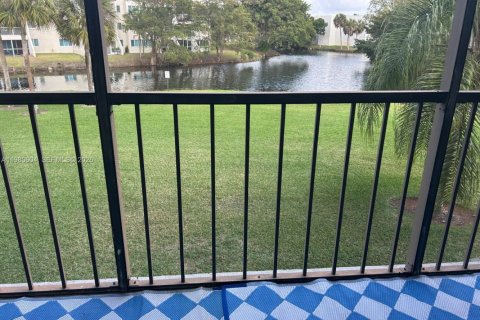 Купить кондоминиум в Уэстон, Флорида 2 спальни, 102.75м2, № 2043872 - фото 3