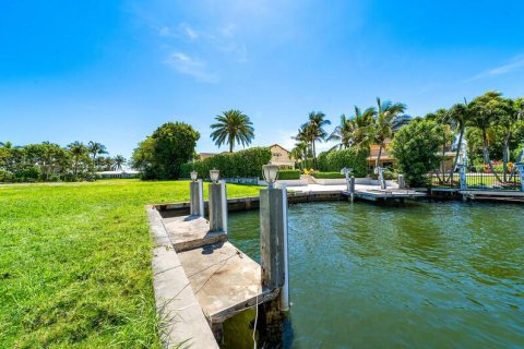 Commercial property in Ocean Ridge, Florida № 2147240 - photo 9