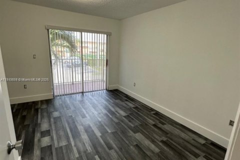 Touwnhouse à louer à Miami, Floride: 2 chambres, 76.55 m2 № 1966367 - photo 7