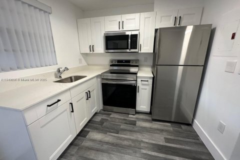 Touwnhouse à louer à Miami, Floride: 2 chambres, 76.55 m2 № 1966367 - photo 5