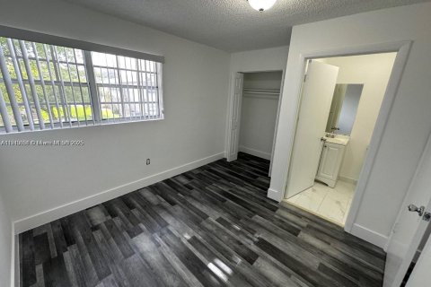 Touwnhouse à louer à Miami, Floride: 2 chambres, 76.55 m2 № 1966367 - photo 10