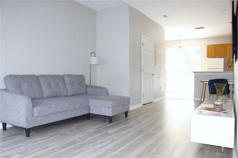 Townhouse in Tampa, Florida 2 bedrooms, 114.83 sq.m. № 1717346 - photo 5