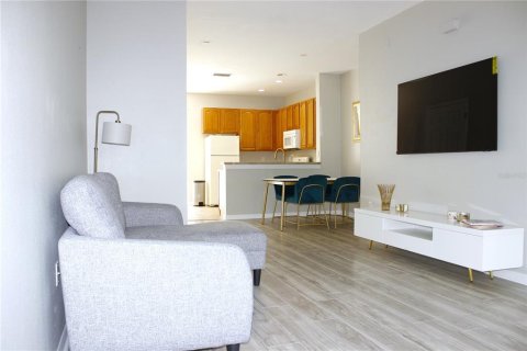 Townhouse in Tampa, Florida 2 bedrooms, 114.83 sq.m. № 1717346 - photo 3
