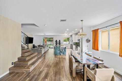 Casa en venta en Boca Raton, Florida, 5 dormitorios, 303.88 m2 № 2190854 - foto 3