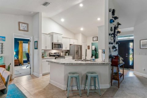 Villa ou maison à vendre à Weeki Wachee, Floride: 4 chambres, 163.6 m2 № 2398608 - photo 11