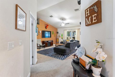 Villa ou maison à vendre à Weeki Wachee, Floride: 4 chambres, 163.6 m2 № 2398608 - photo 6