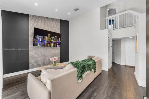 Copropriété à vendre à Miami, Floride: 2 chambres, 121.89 m2 № 1850420 - photo 3