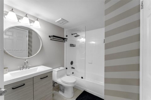 Copropriété à vendre à Miami, Floride: 2 chambres, 121.89 m2 № 1850420 - photo 11