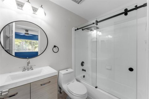 Copropriété à vendre à Miami, Floride: 2 chambres, 121.89 m2 № 1850420 - photo 17