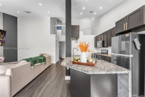 Copropriété à vendre à Miami, Floride: 2 chambres, 121.89 m2 № 1850420 - photo 1