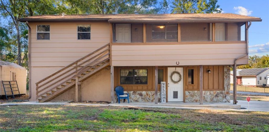 House in Dunnellon, Florida 3 bedrooms, 144.93 sq.m. № 1566895