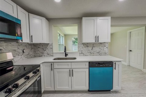Villa ou maison à vendre à Holiday, Floride: 2 chambres, 91.97 m2 № 1858161 - photo 6