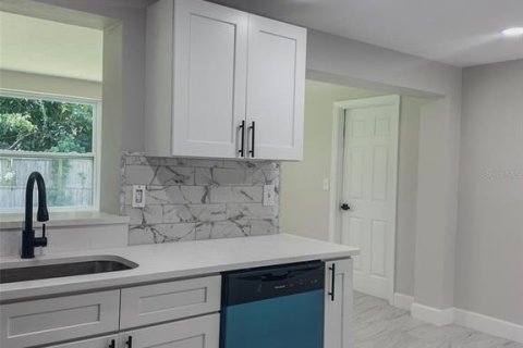 Villa ou maison à vendre à Holiday, Floride: 2 chambres, 91.97 m2 № 1858161 - photo 11