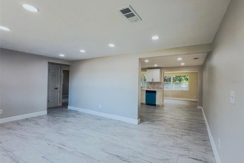 Villa ou maison à vendre à Holiday, Floride: 2 chambres, 91.97 m2 № 1858161 - photo 24