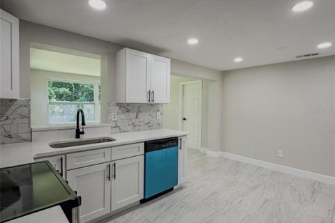 Villa ou maison à vendre à Holiday, Floride: 2 chambres, 91.97 m2 № 1858161 - photo 10