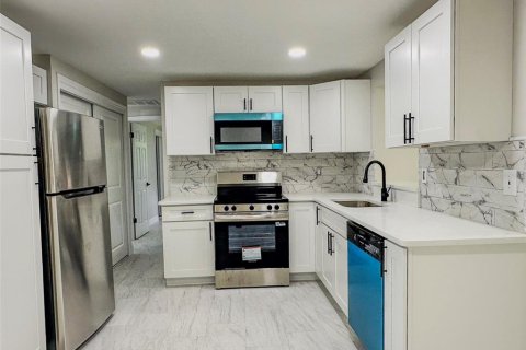 Villa ou maison à vendre à Holiday, Floride: 2 chambres, 91.97 m2 № 1858161 - photo 5