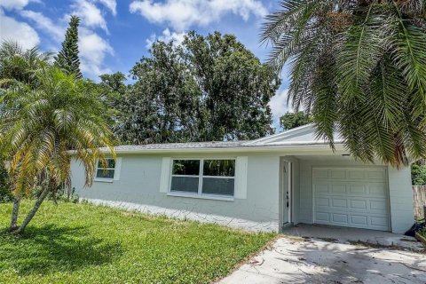 Villa ou maison à vendre à Holiday, Floride: 2 chambres, 91.97 m2 № 1858161 - photo 3