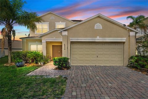 House in Kissimmee, Florida 5 bedrooms, 244.89 sq.m. № 2304737
