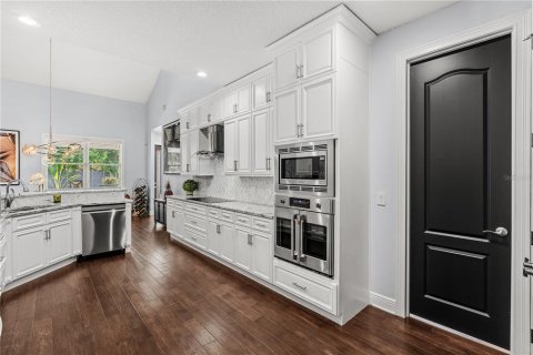 House in Winter Park, Florida 4 bedrooms, 346.25 sq.m. № 2285285 - photo 19
