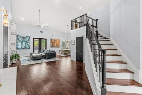 House in Winter Park, Florida 4 bedrooms, 346.25 sq.m. № 2285285 - photo 2