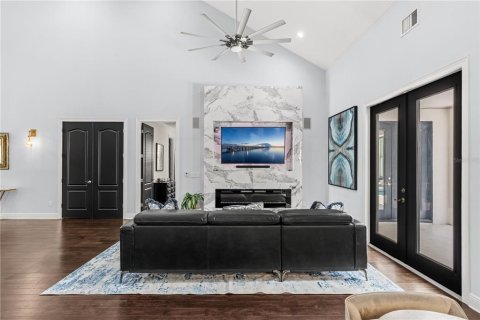 House in Winter Park, Florida 4 bedrooms, 346.25 sq.m. № 2285285 - photo 9