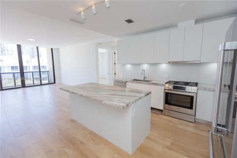 Condo in Miami, Florida, 3 bedrooms  № 2052968 - photo 16