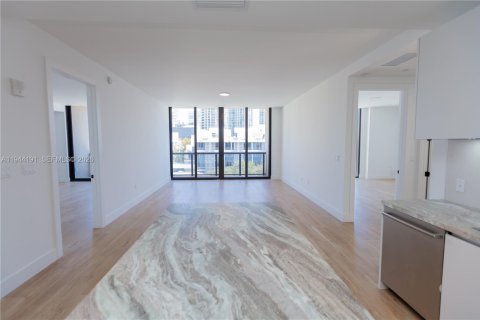 Condo in Miami, Florida, 3 bedrooms  № 2052968 - photo 17