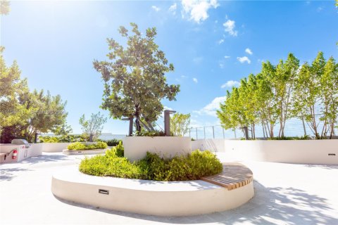 Condo in Miami, Florida, 3 bedrooms  № 2052968 - photo 13