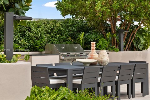 Condominio en venta en Miami, Florida, 3 dormitorios, 146.32 m2 № 2052968 - foto 24