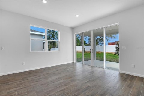 House in Mascotte, Florida 4 bedrooms, 226.68 sq.m. № 1350055 - photo 9