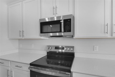 House in Mascotte, Florida 4 bedrooms, 226.68 sq.m. № 1350055 - photo 7