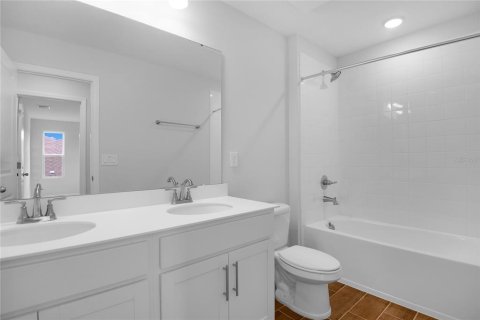 House in Mascotte, Florida 4 bedrooms, 226.68 sq.m. № 1350055 - photo 16