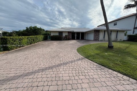 Купить виллу или дом в Норт-Майами-Бич, Флорида 4 спальни, 244.52м2, № 2034609 - фото 2