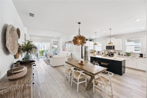 Casa en alquiler en Kissimmee, Florida, 3 dormitorios, 173.08 m2 № 1870796 - foto 2