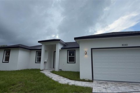 Villa ou maison à Port Charlotte, Floride 4 chambres, 155.52 m2 № 2398543