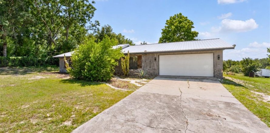 Casa en Lady Lake, Florida 3 dormitorios, 125.42 m2 № 2156797
