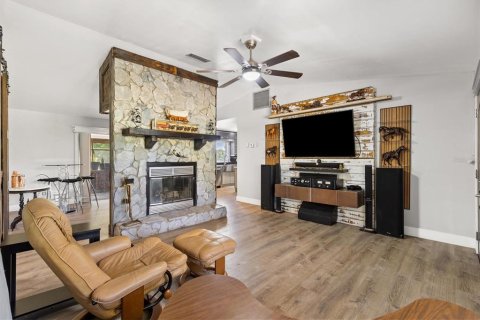 Casa en venta en Lady Lake, Florida, 3 dormitorios, 125.42 m2 № 2156797 - foto 5