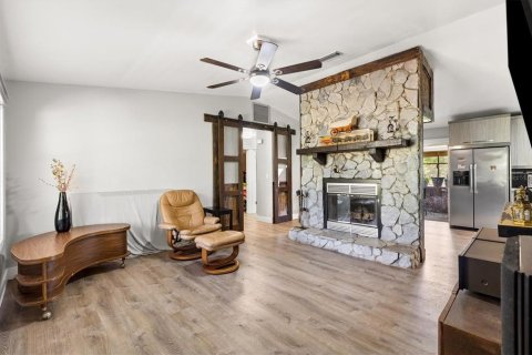 Casa en venta en Lady Lake, Florida, 3 dormitorios, 125.42 m2 № 2156797 - foto 4