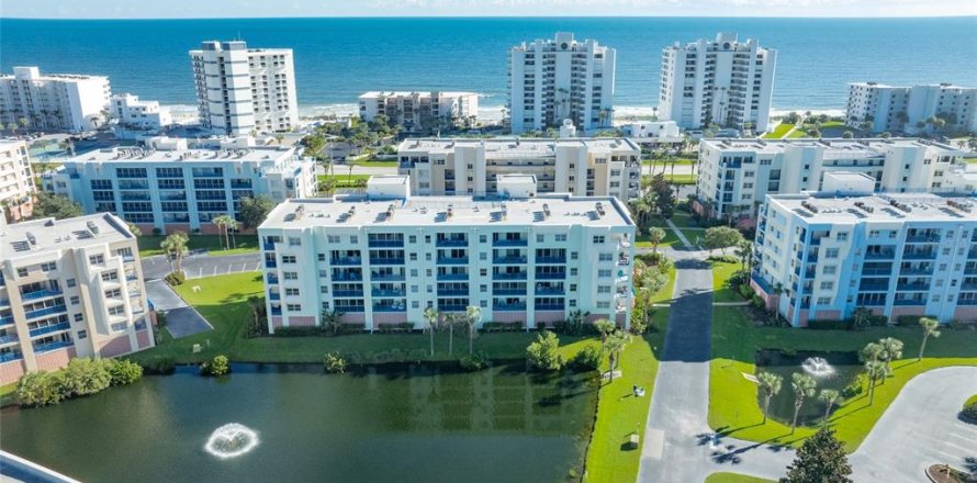 Condo à New Smyrna Beach, Floride, 2 chambres № 2425505