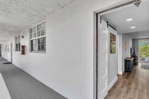 Condominio en venta en Davie, Florida, 2 dormitorios, 90.12 m2 № 2029842 - foto 2