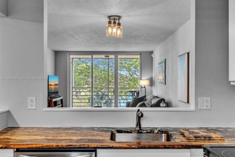 Condominio en venta en Davie, Florida, 2 dormitorios, 90.12 m2 № 2029842 - foto 10